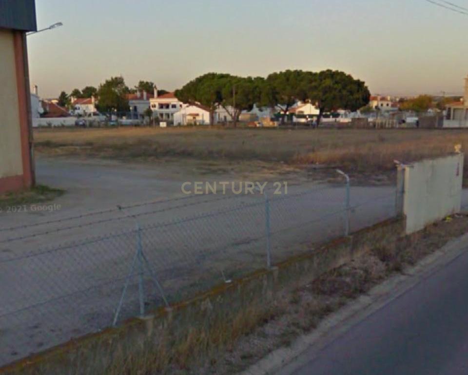 Moita, antiga carpintaria com 5530 m2 urbanos, 2 armazéns, ótima localização para comércio de retalho, Indústria, educação ou habitação. - Image 3